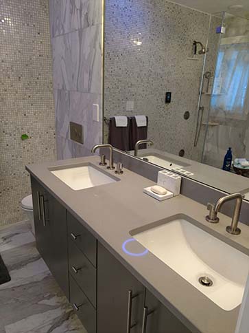 Quartz counter with undermount sinks